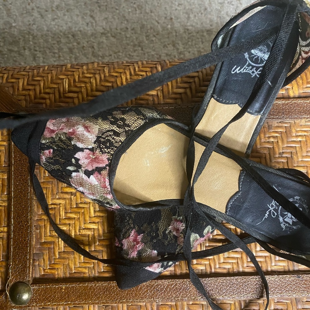 Wild Rose Black Floral Lace Wedges